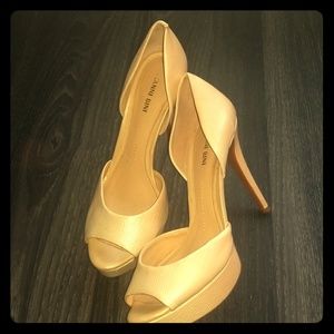 Gianni Bini high heeled shoes size 8.5